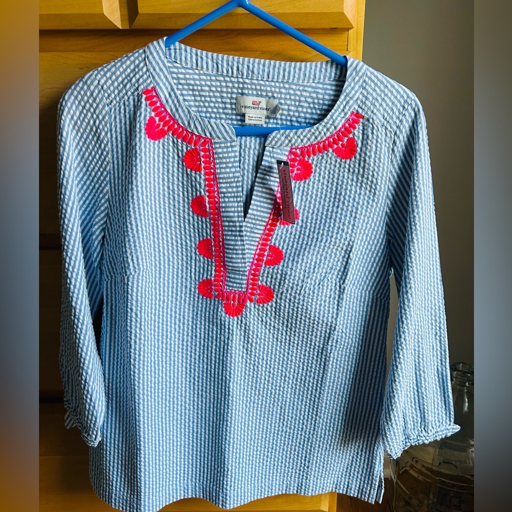 Vineyard Vine Savannah blue and white stripe woven top.  New with tags
